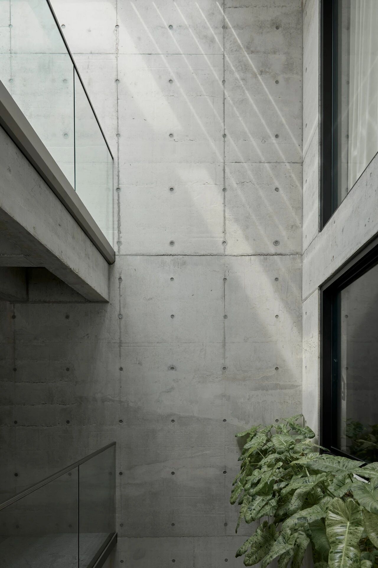 G 屋;G 宅(这里若有更多语境,能更准确翻译G代表的含义,比如可能是人名、地名首字母等) 丨Atelier01 A01-16