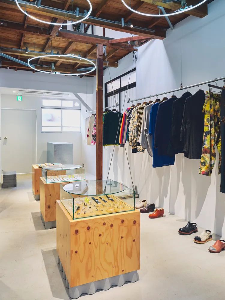 Vase 小型精选服装店丨日本丨Kii Inc.-8