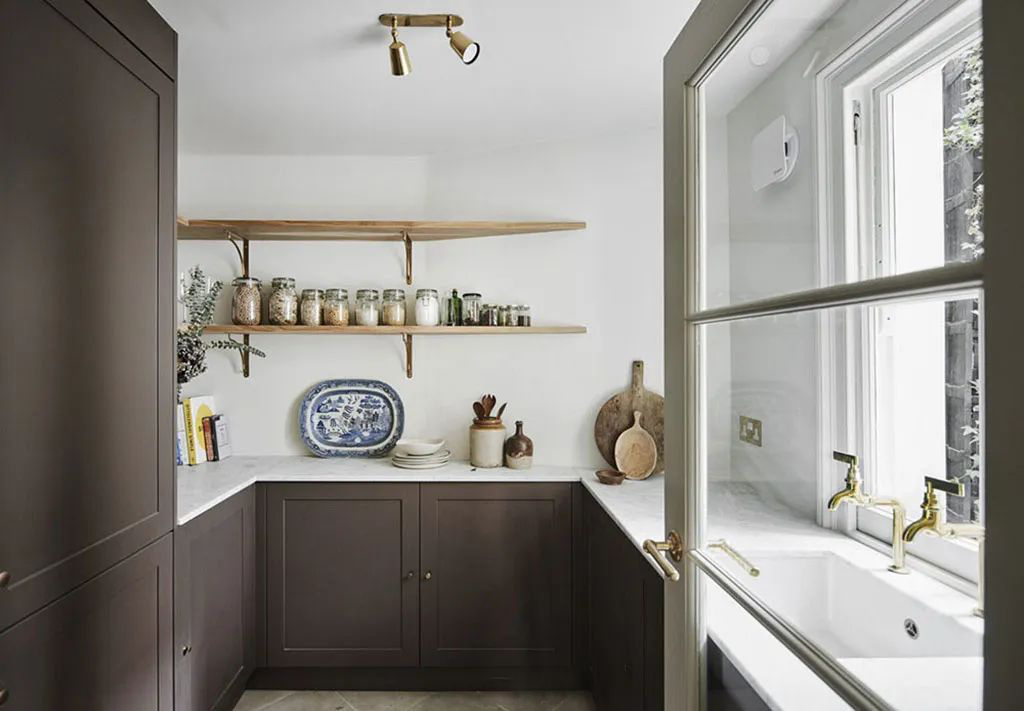 伦敦海德公园旁老联排别墅的现代贵族风内饰设计-23