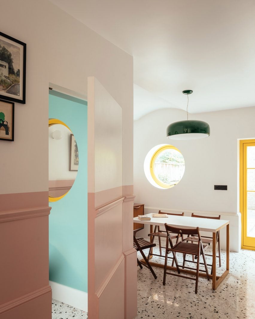 伦敦东区色彩斑斓的“游戏屋”丨英国伦敦丨Charles Holland Architects-2