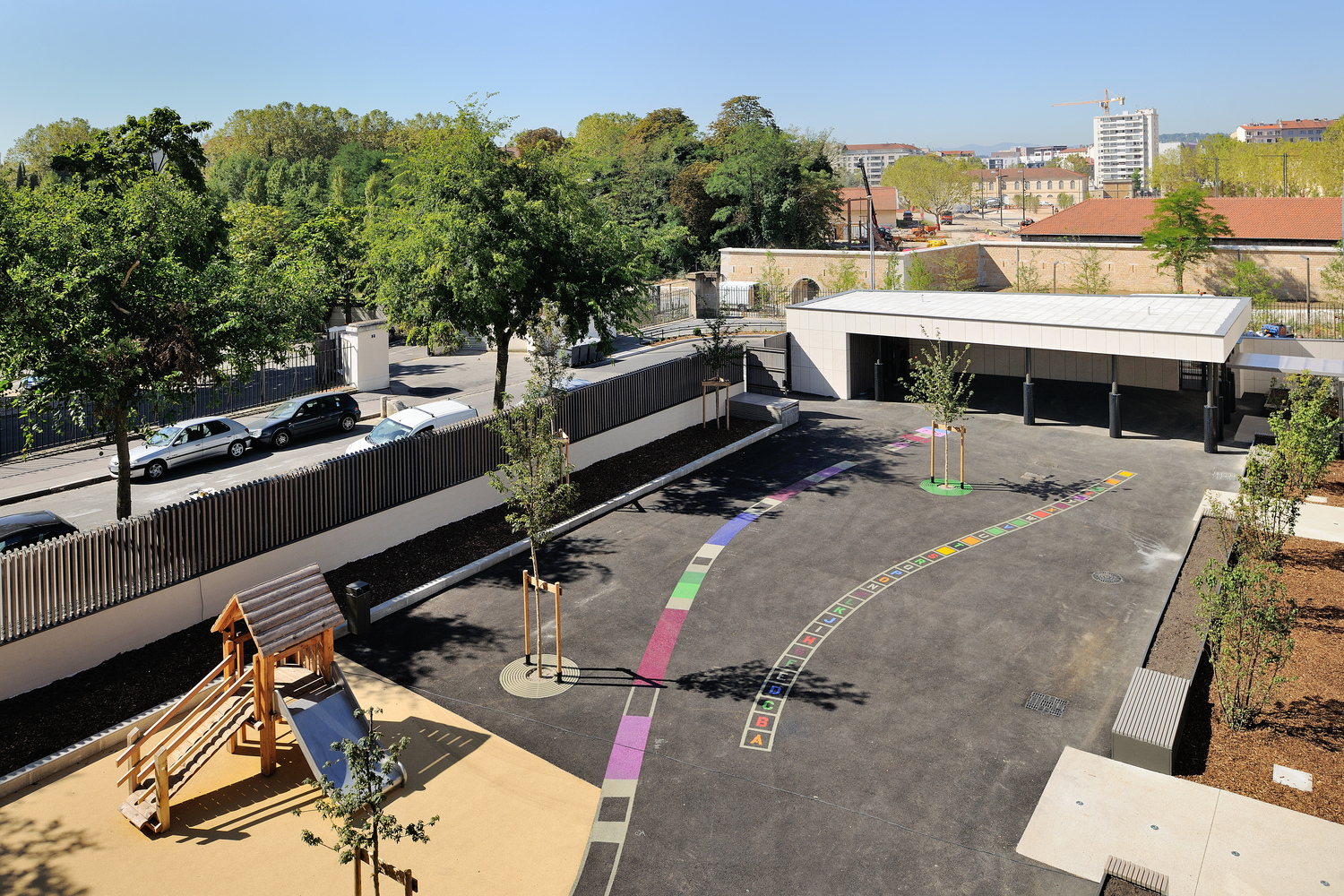 法国圣西尔学校的绿色环保设计-28