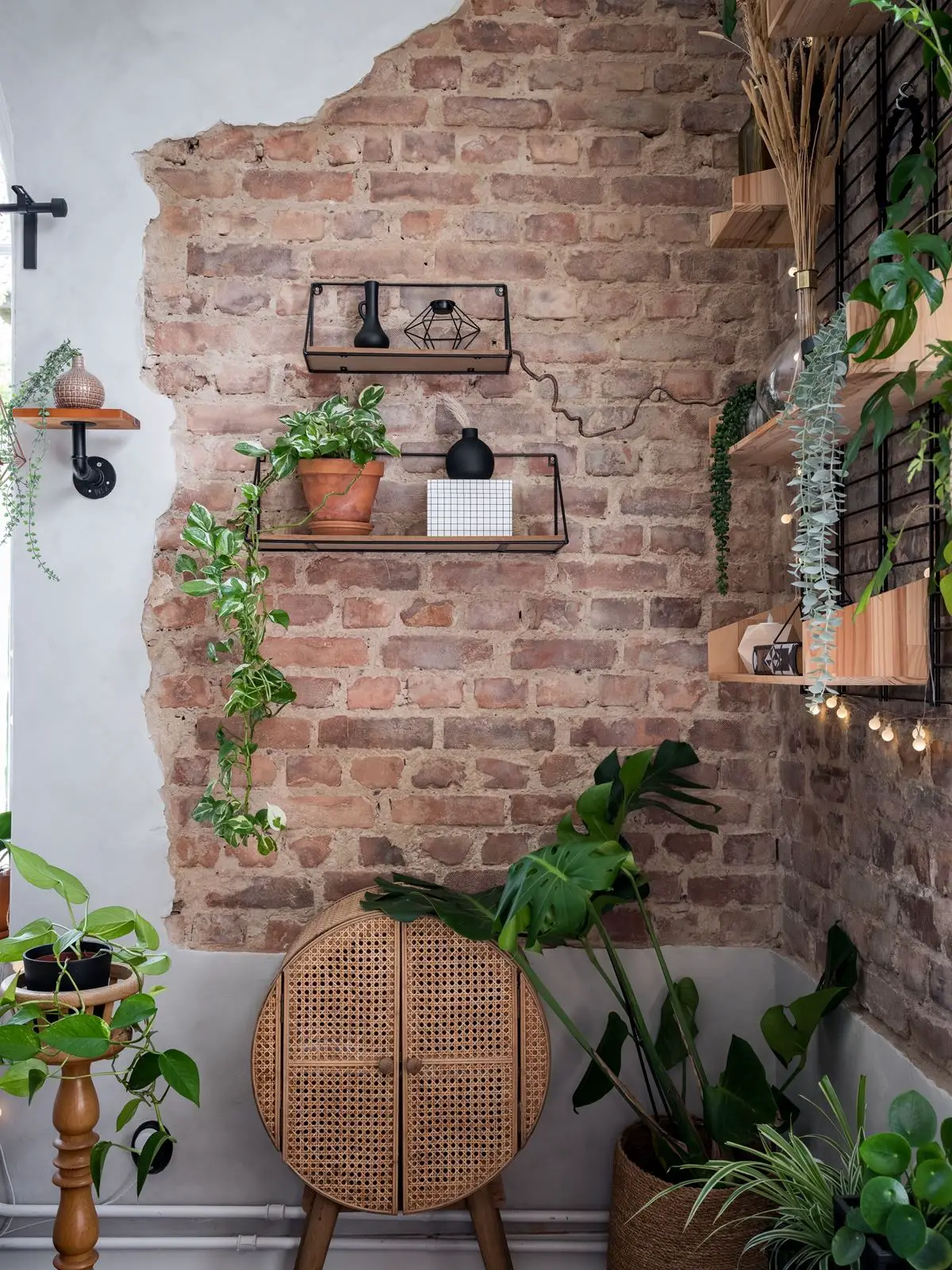 瑞典 80m2 工业风公寓 | 旧时面包店的优雅新生-4