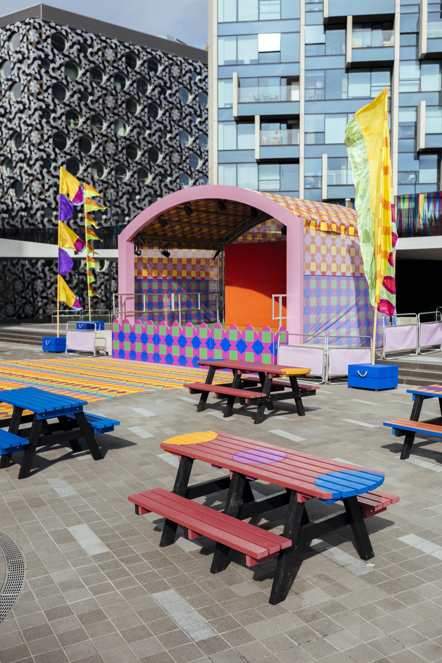 伦敦格林威治半岛的彩色互动空间-10