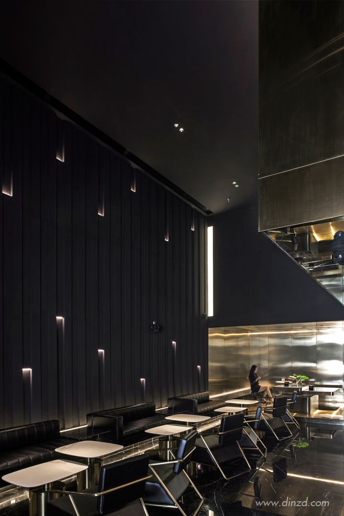 西安 TUESDAY AOYAMA 多领域创新复合店，金色悬浮盒子展现空间层次-5