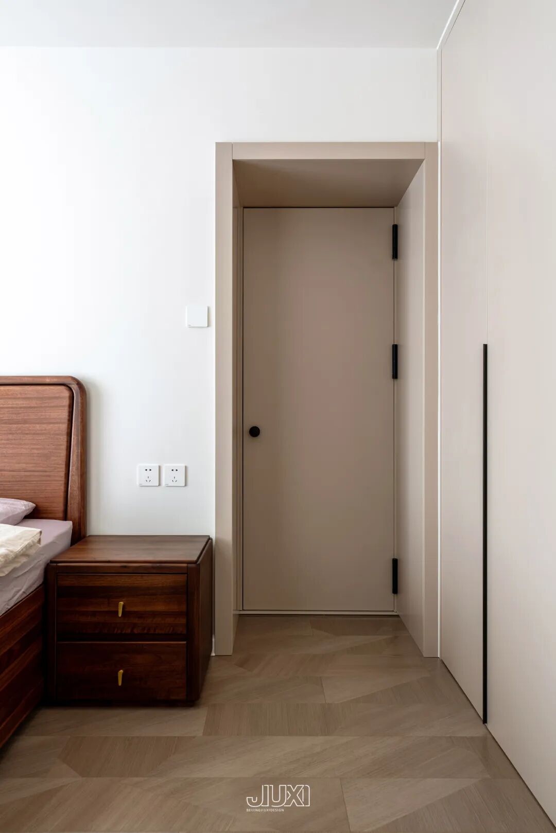 「原创案例」同色系的高级感，可以折叠的厨房解锁光影流动-64