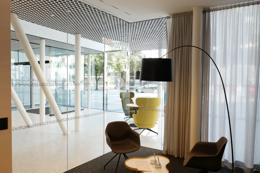 HYPO TIROL KUFSTEIN 银行设计丨奥地利丨LAAC-15