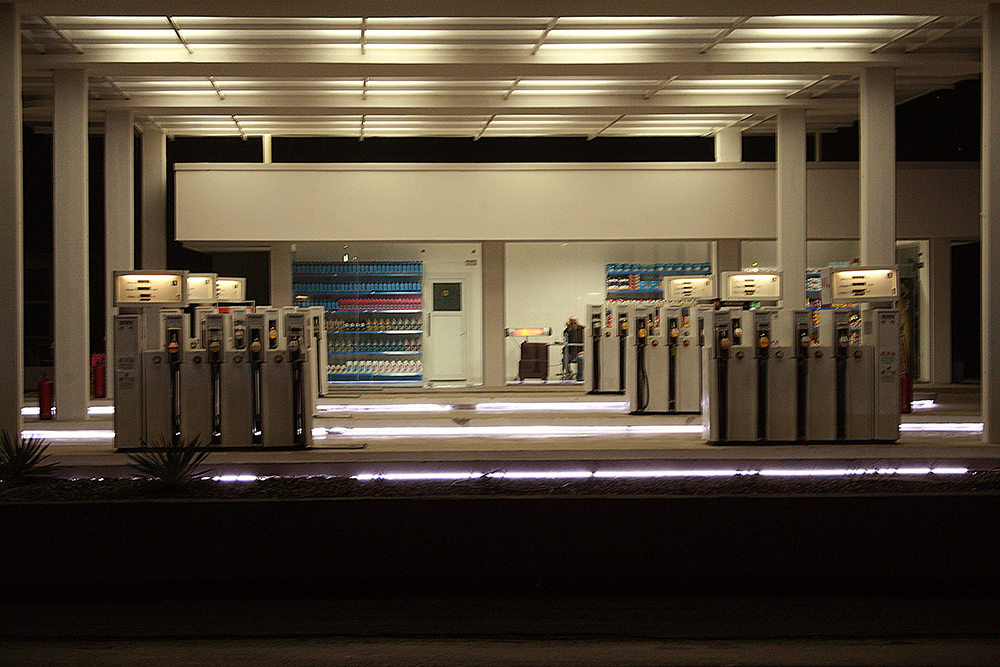 EXFIS 燃气站 | 工业风与商业的完美融合-12