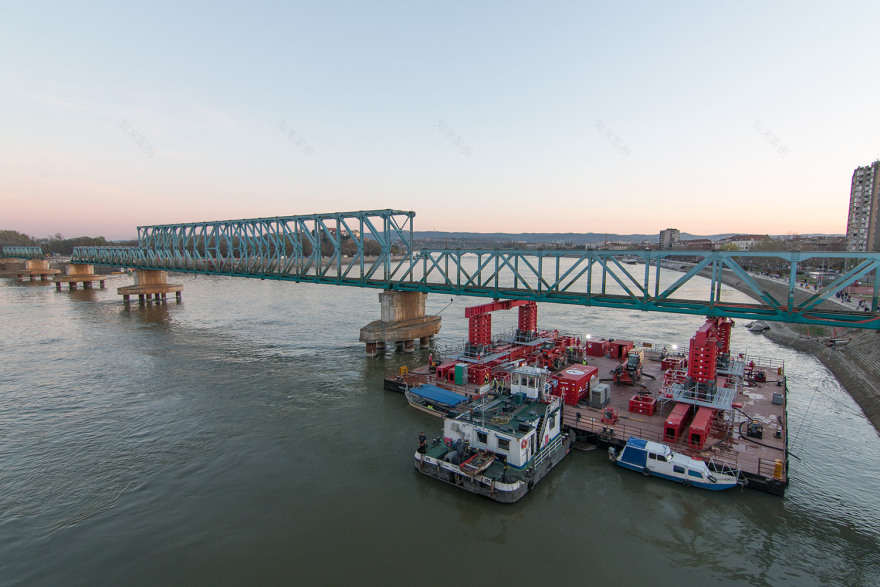 诺维萨德临时桥(博什科·佩罗舍维奇桥)拆除项目-0