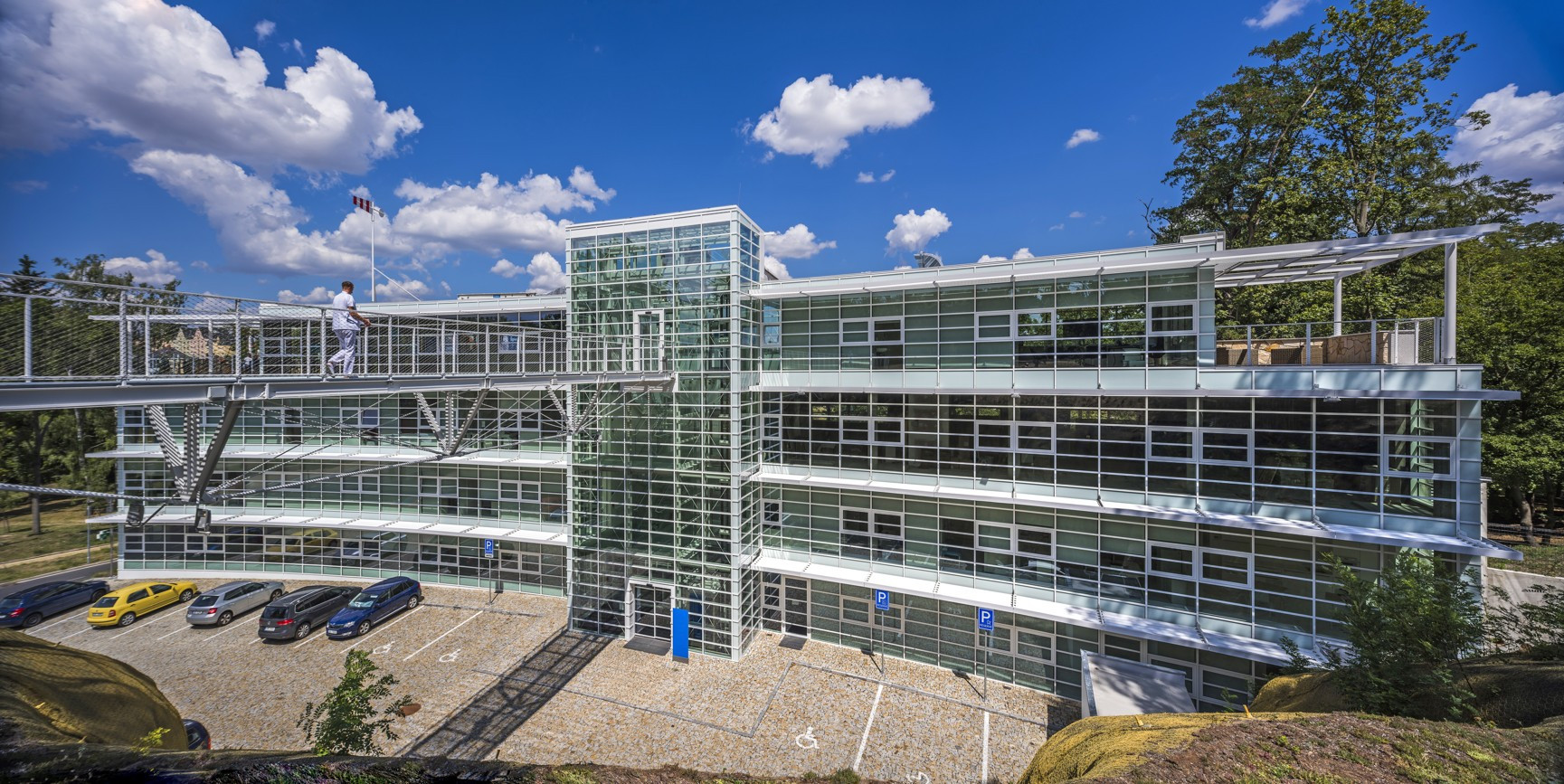 Dr· Pírka诊所新楼与森林公园岩石连接项目丨捷克丨Huť architektury Martin Rajniš-47