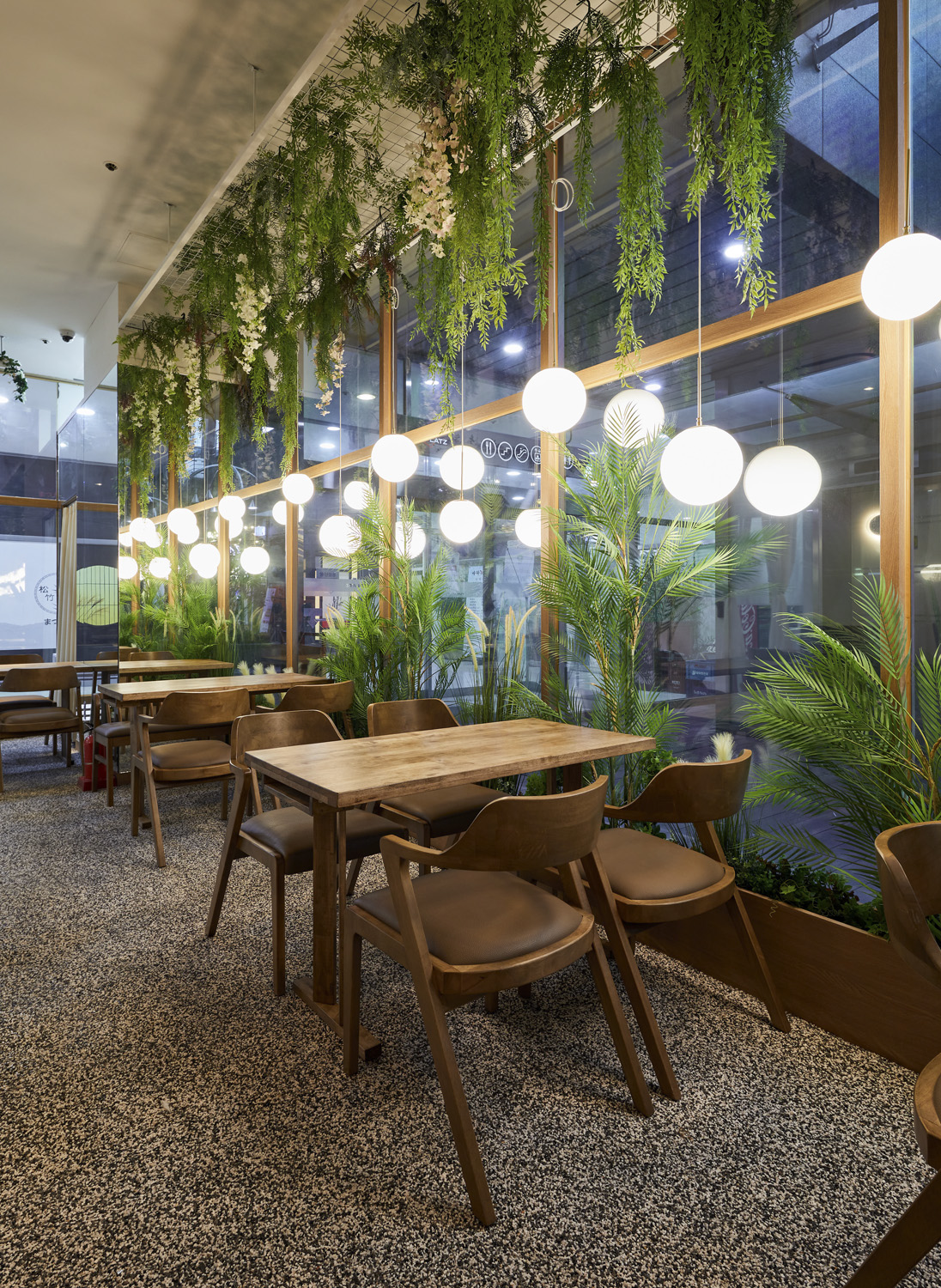 25 坪餐厅的精致设计，打造美食与美酒的美好空间-12