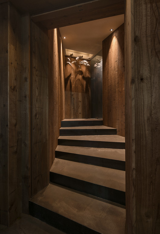 古老与现代共融的 Gwanghwamunhaemul 餐厅设计-34