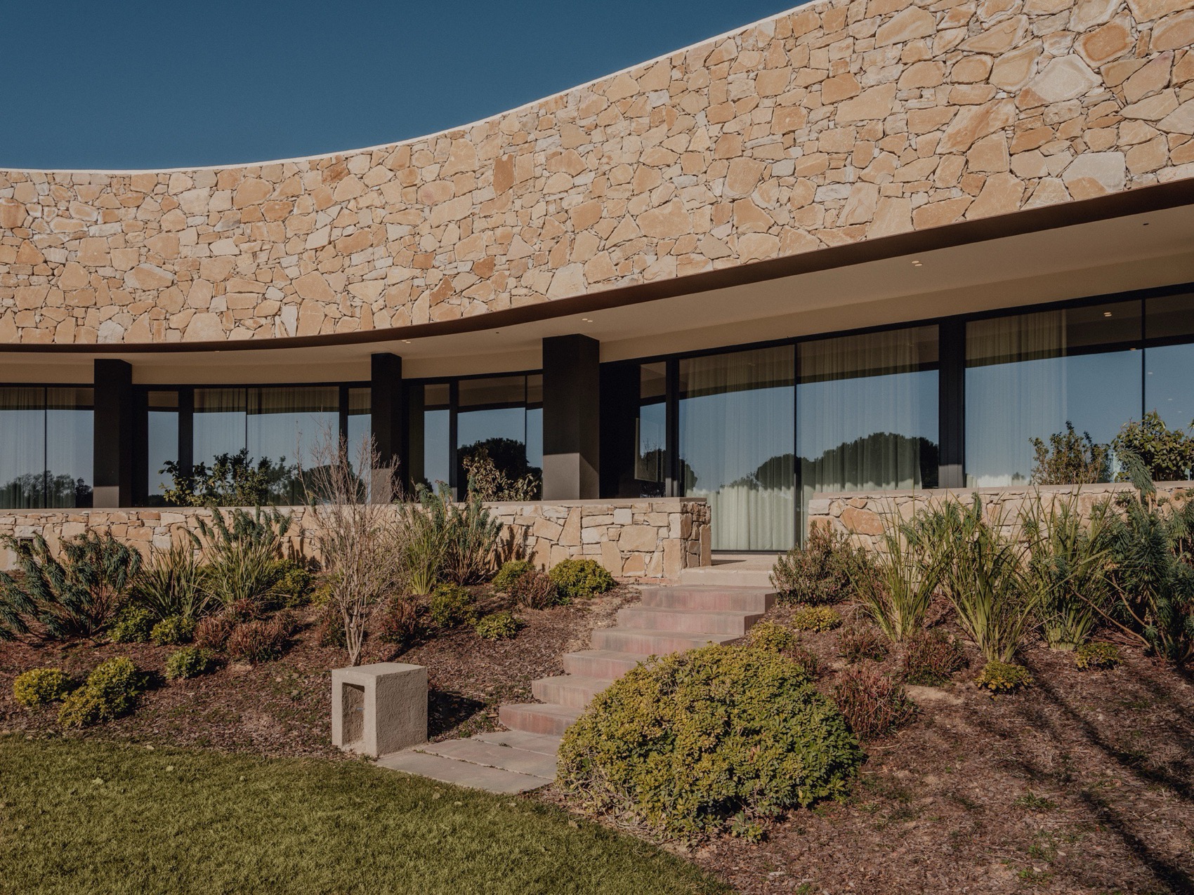 水疗健康中心，西班牙 / Lagula Arquitectes-11