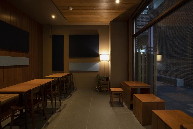 12 坪木质咖啡厅，演绎温馨高雅空间-13