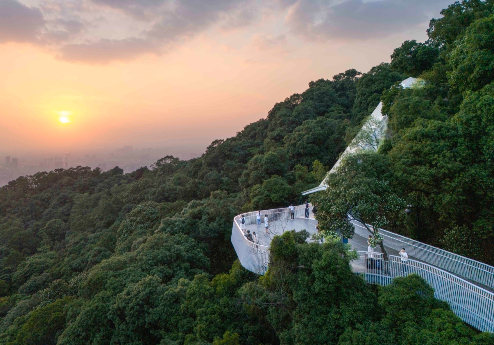 广州白云山摩星岭观光扶梯及栈道丨中国广州丨华南理工大学建筑设计研究院等-11