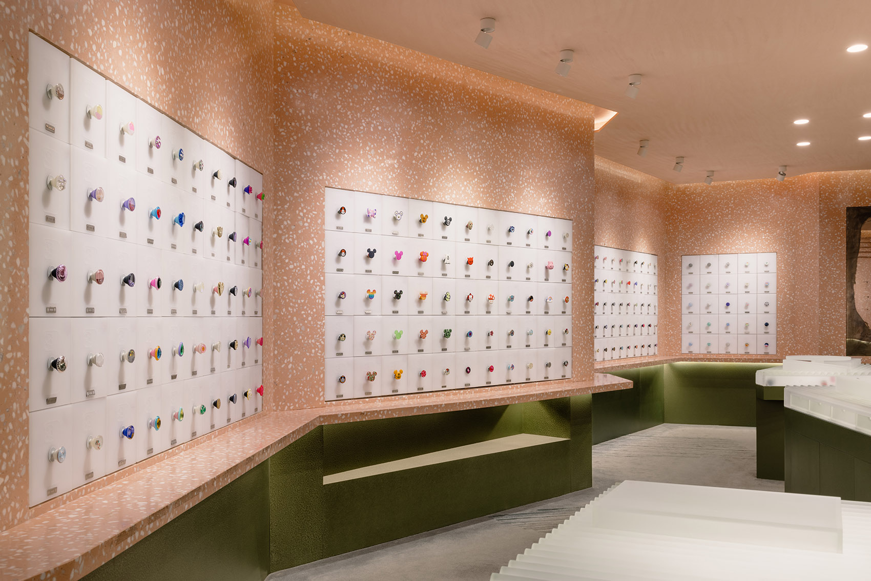 PopSockets泡泡骚概念首店丨中国上海丨Yatofu Creatives也兜设计-39