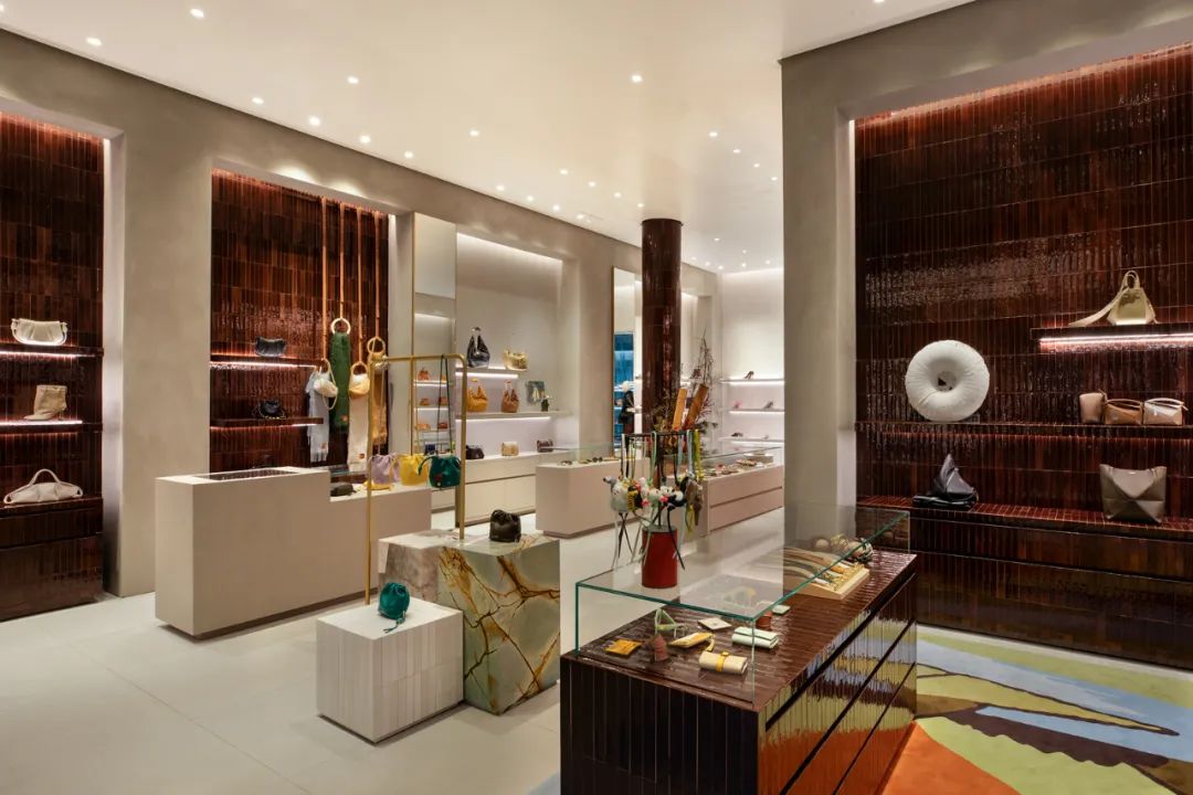 西班牙奢侈时尚品牌 Loewe 高端精品店丨罗切特建筑集团-14