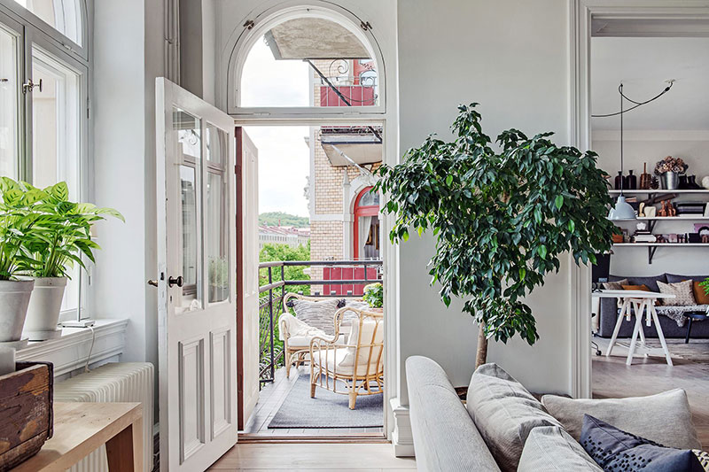 宽敞的厨房和餐厅里的图书馆：瑞典的大公寓-4