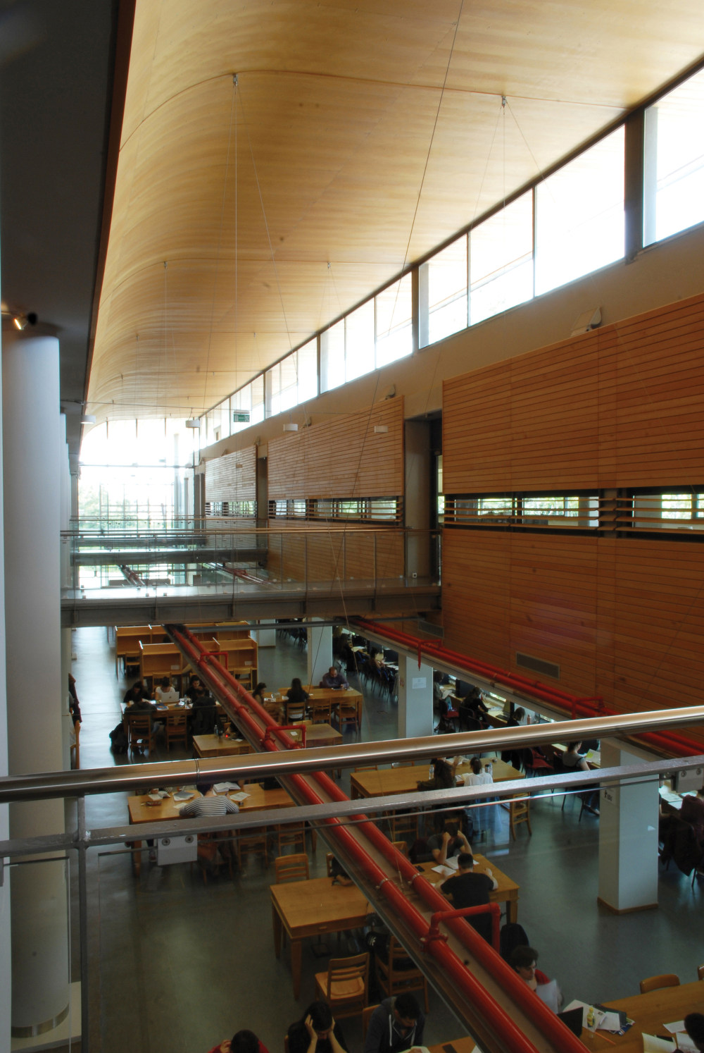 希腊校园图书馆 · 动态曲线屋顶下的知识空间-37