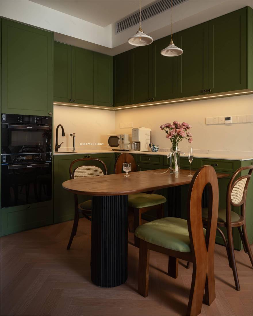 一人一猫的法式复古-44