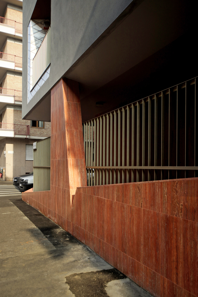 都灵城市景观中的现代住宅设计-45