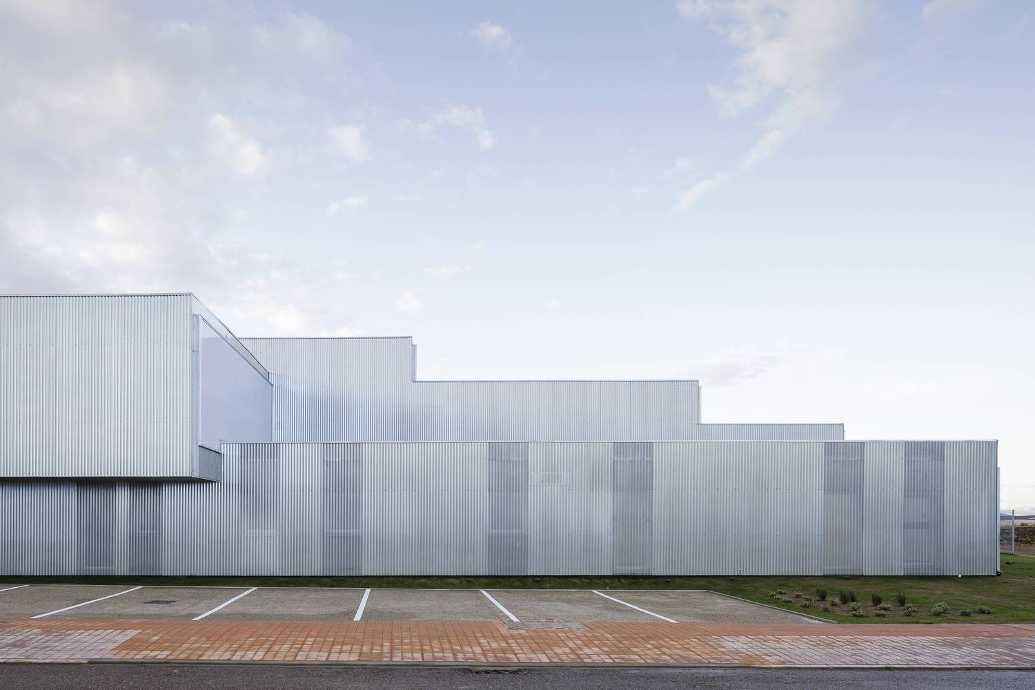 西班牙 Villanueva de la Serena 工业建筑设计丨Estudio Arquitectura Hago-11