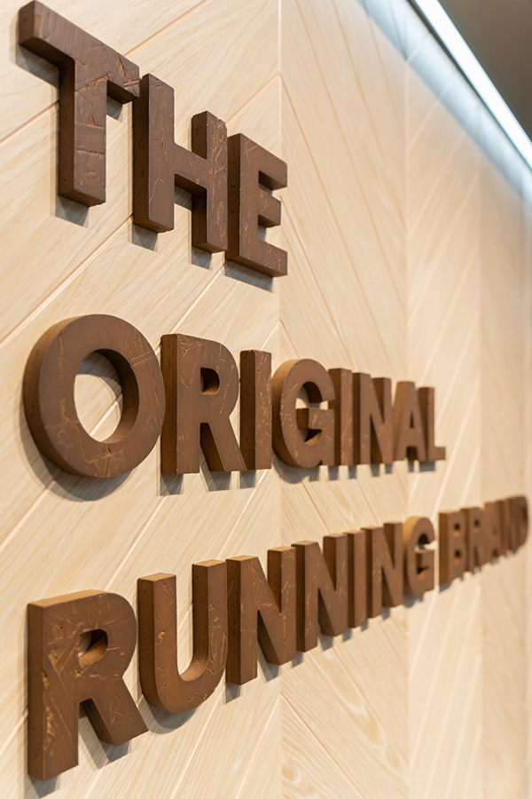 Saucony 新门店开业设计-32