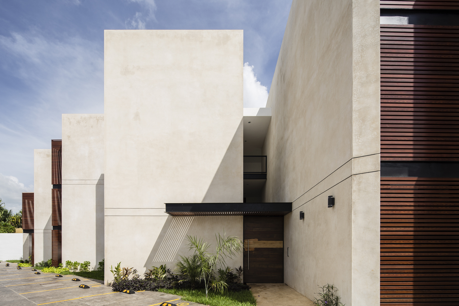 萨尔瓦多 150 号 | 混凝土与本土特色的共生住宅-33