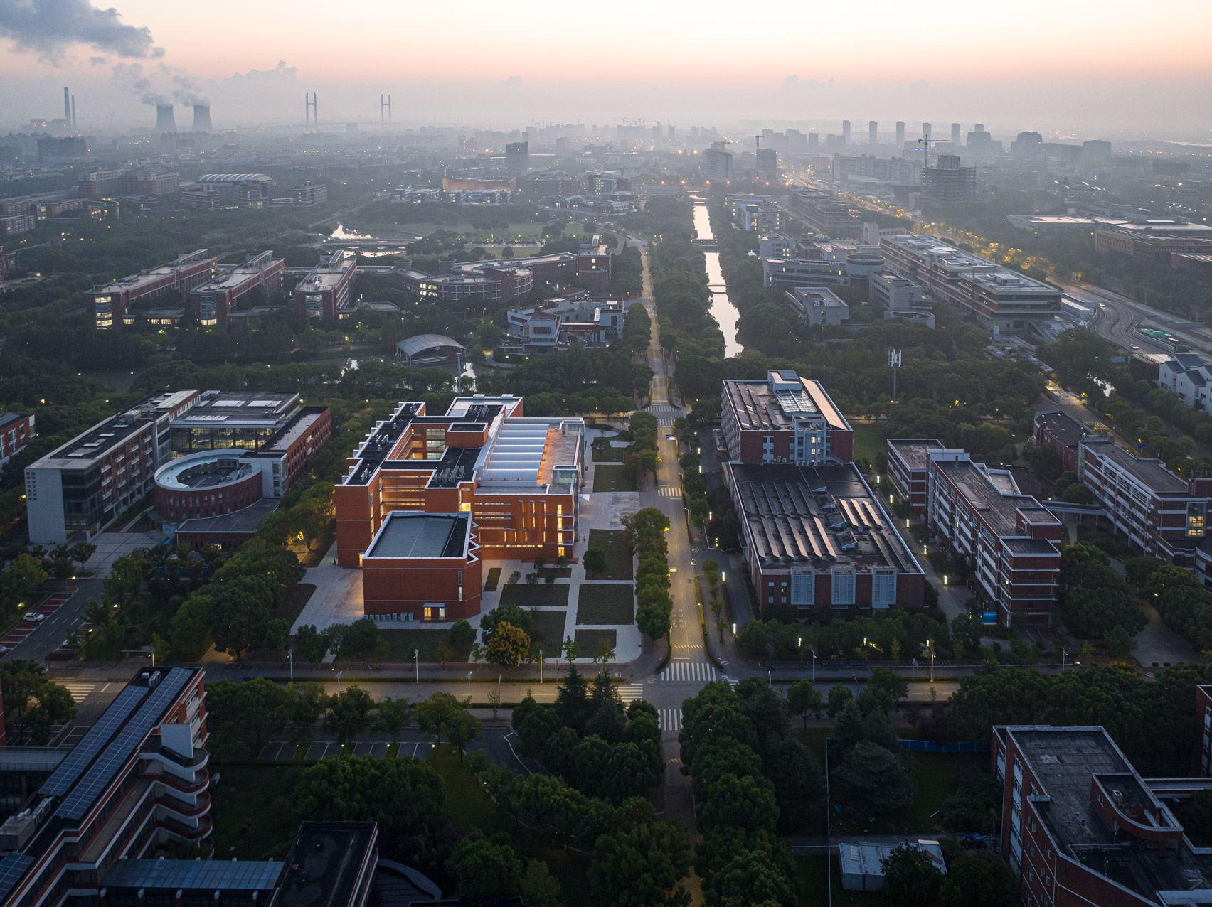 上海交通大学设计学院校区建筑翻新之拱形中央大厅项目丨中国上海丨Studio Ruan Xing等多家团队及单位-3