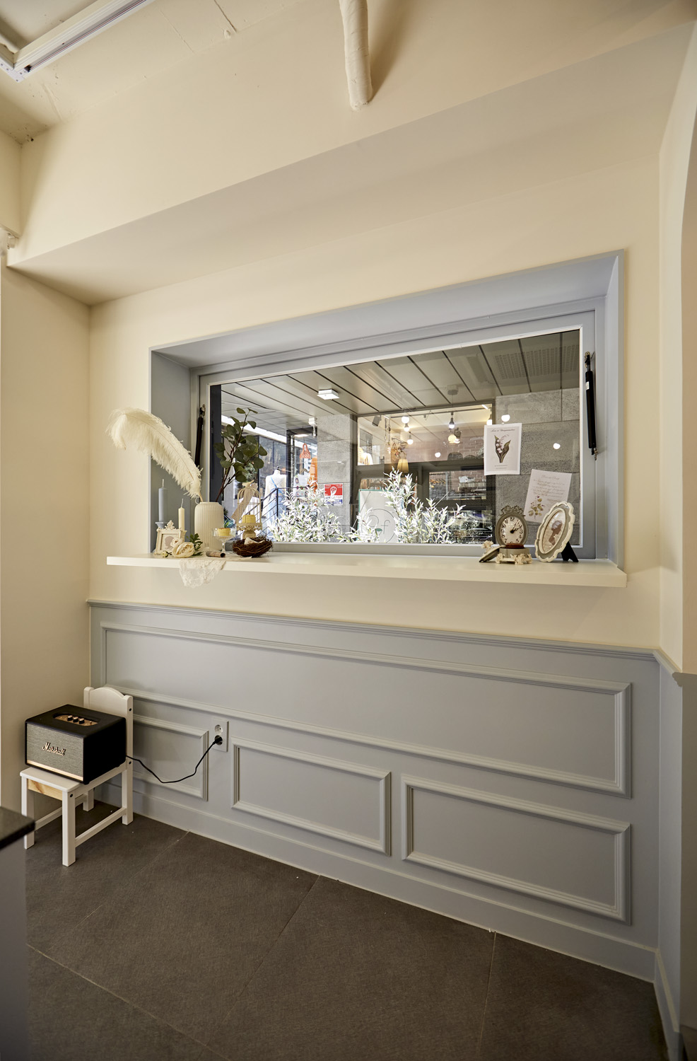 17 平米甜品咖啡厅的精致设计-12