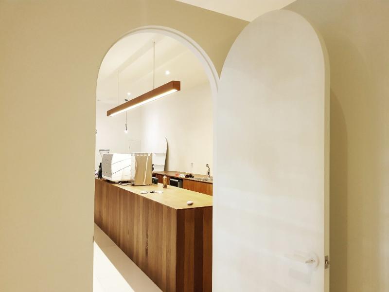 30 平简约咖啡馆，展现 White&Wood 魅力-11