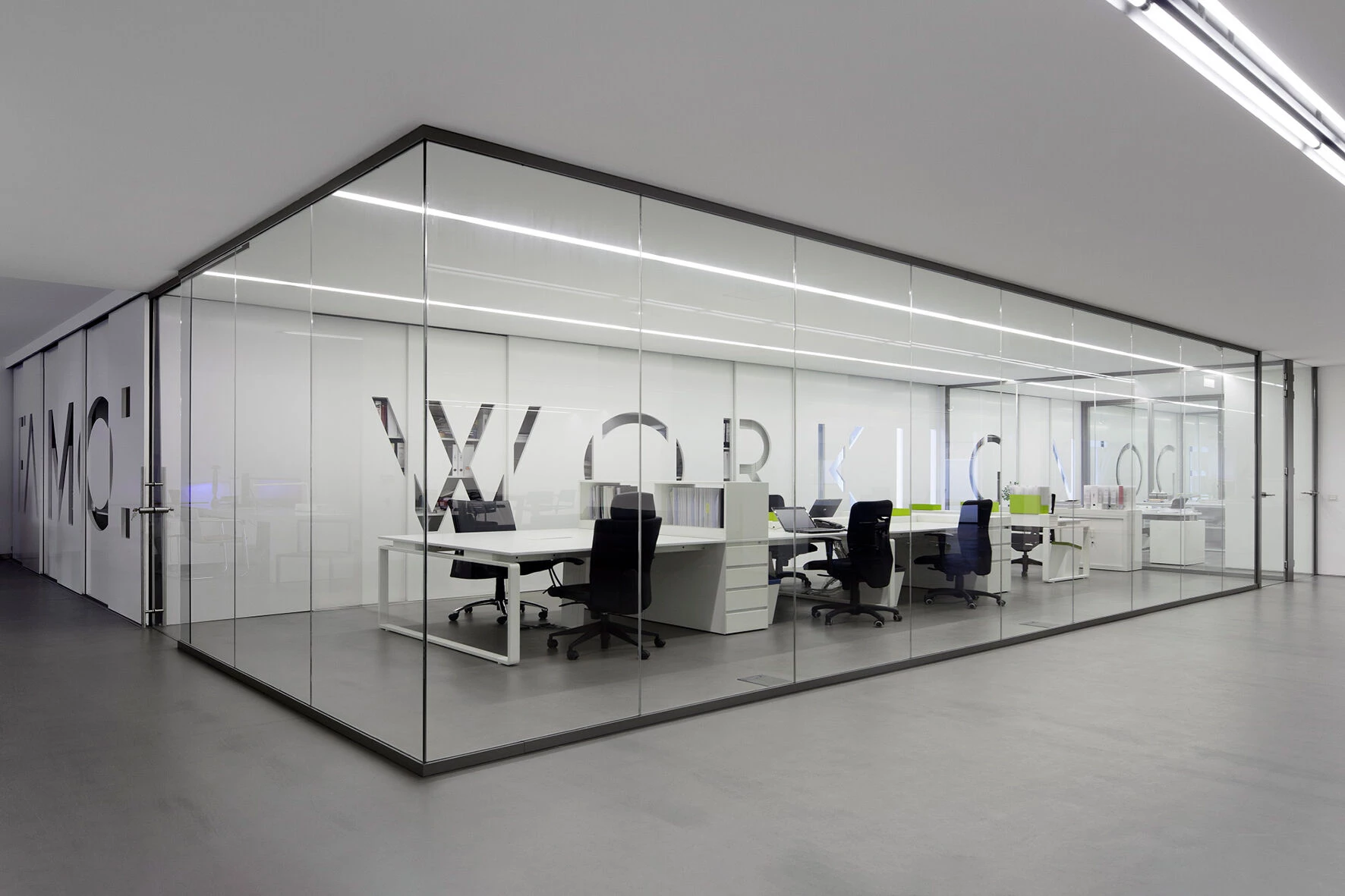 Famo Porto 展厅改造丨葡萄牙波尔图丨Moura Martins Arq.-15