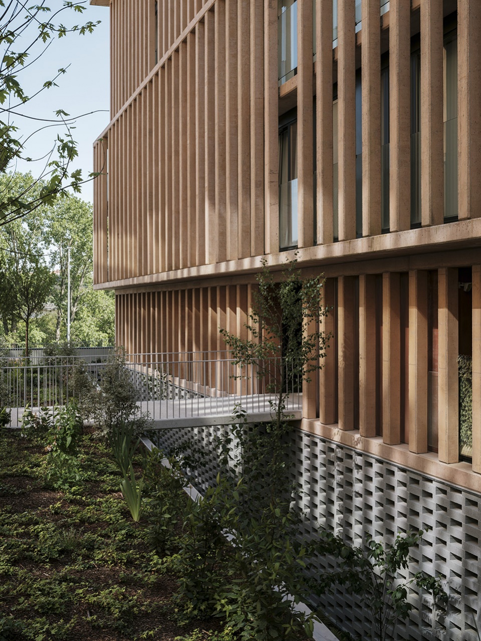 西班牙 Cornes Espacio 住宅楼 | 工业风绿色住宅的典范-38