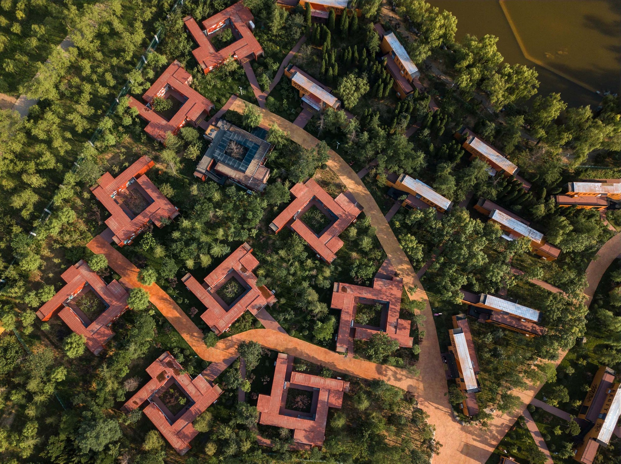 旅行者的容器旅馆丨中国济南丨齐舍建筑设计事务所-37