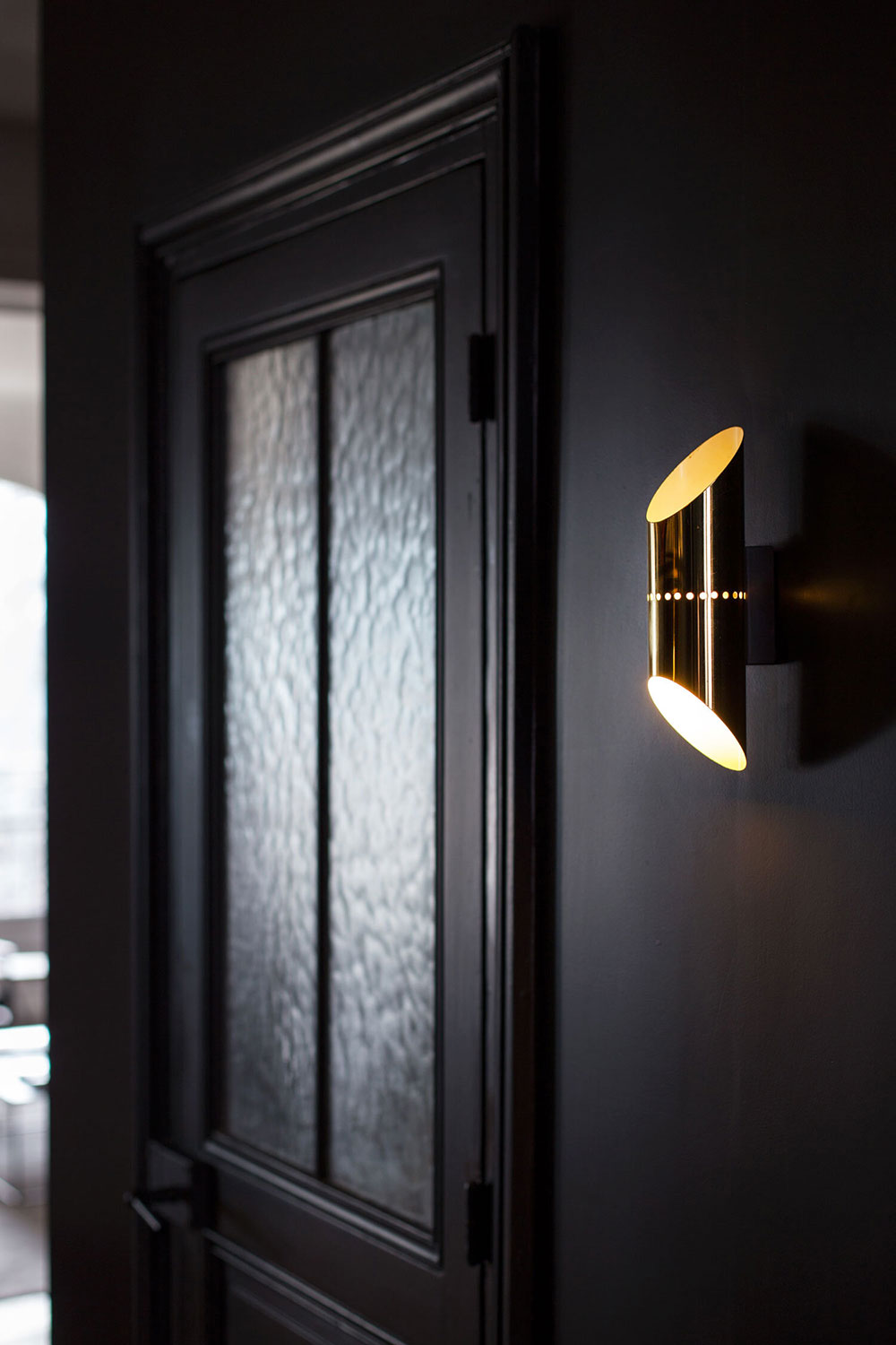 巴黎设计师的复古与现代完美结合的公寓-11