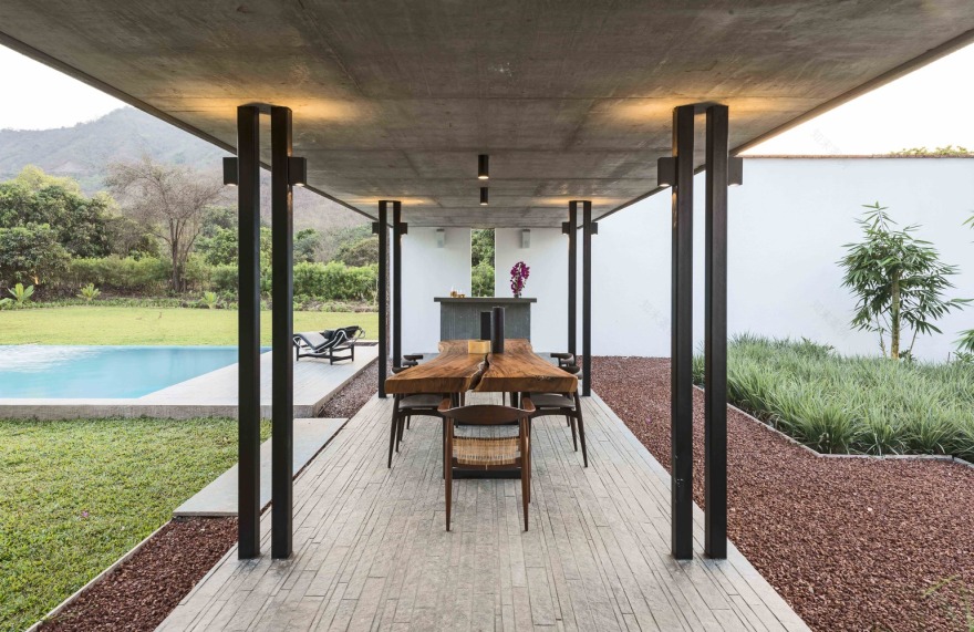 双胞胎别墅 | 红土墙与芒果树的庭院式家园-77