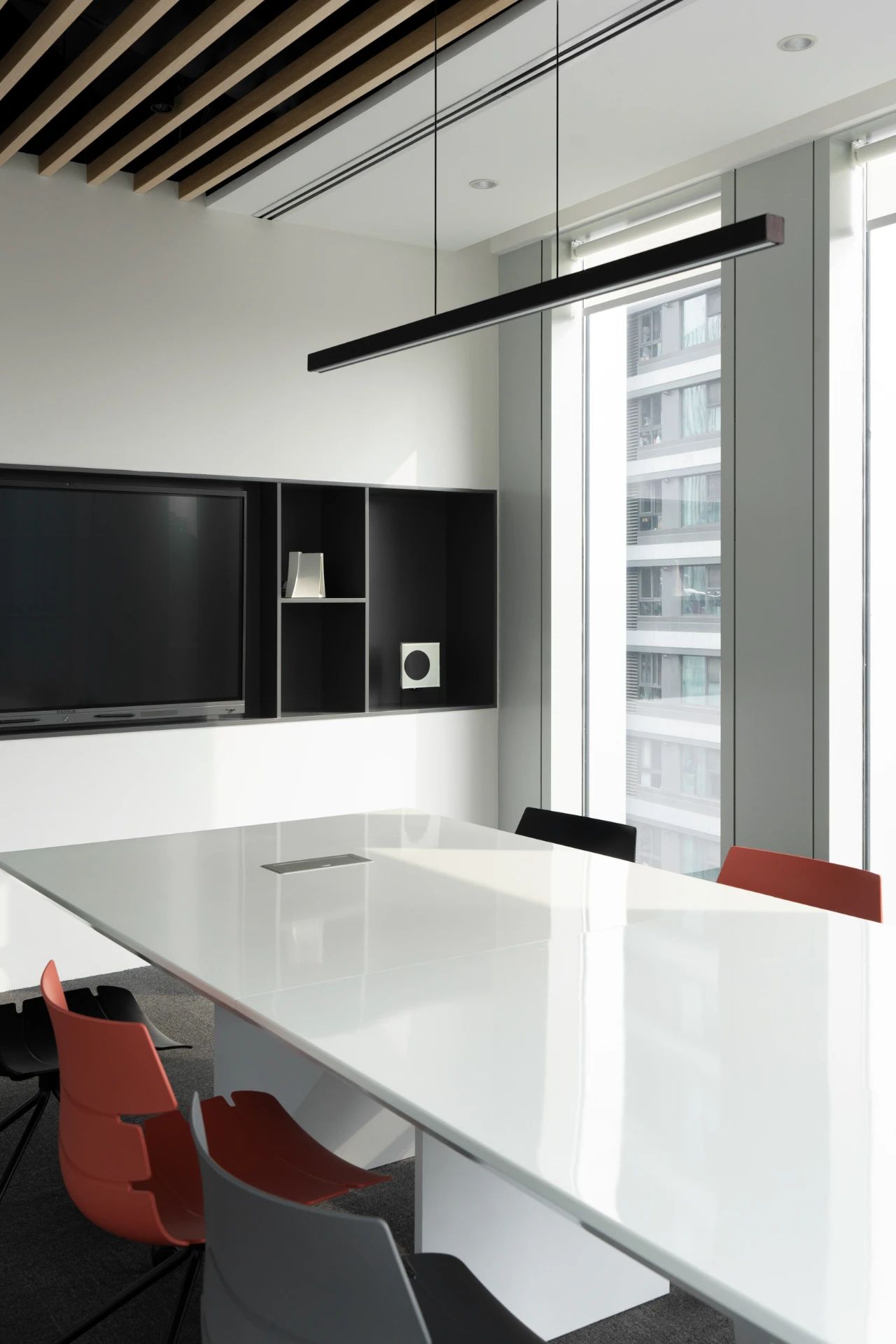 上海晶耀前滩黑白灰自由化办公空间丨中国上海丨内造设计室-33