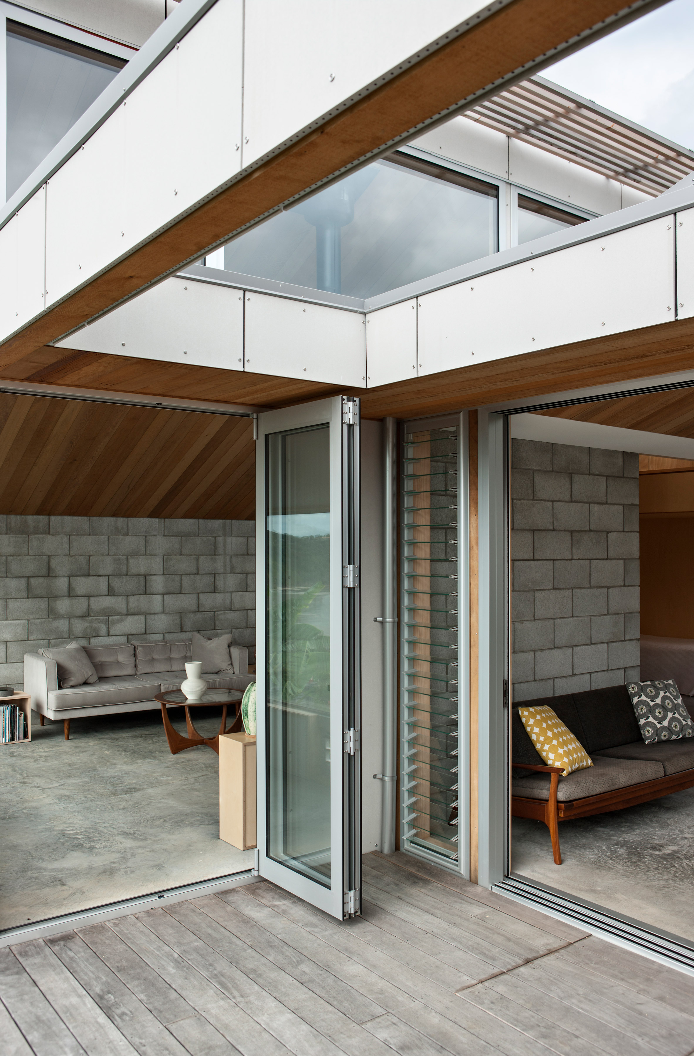 Vaughn McQuarrie completes island cottage overlooking New Zealand's Hauraki Gulf-17