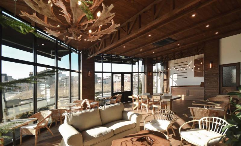 欧式家居氛围的 17 平米咖啡厅设计-6