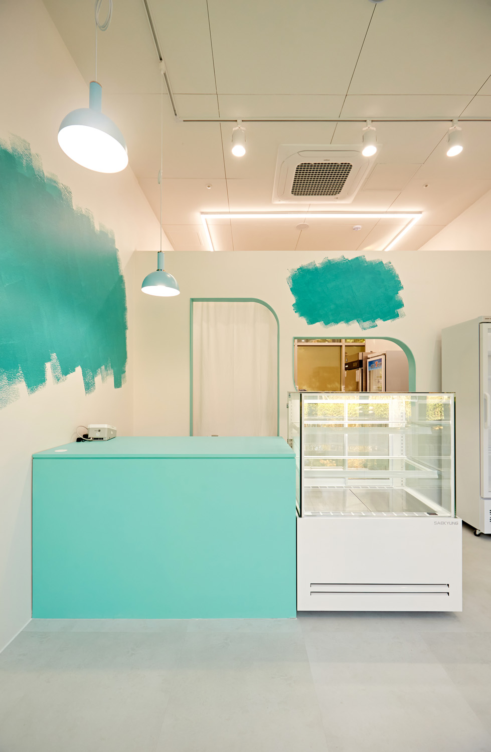 绿色清新，韩国零食店设计亮点-12