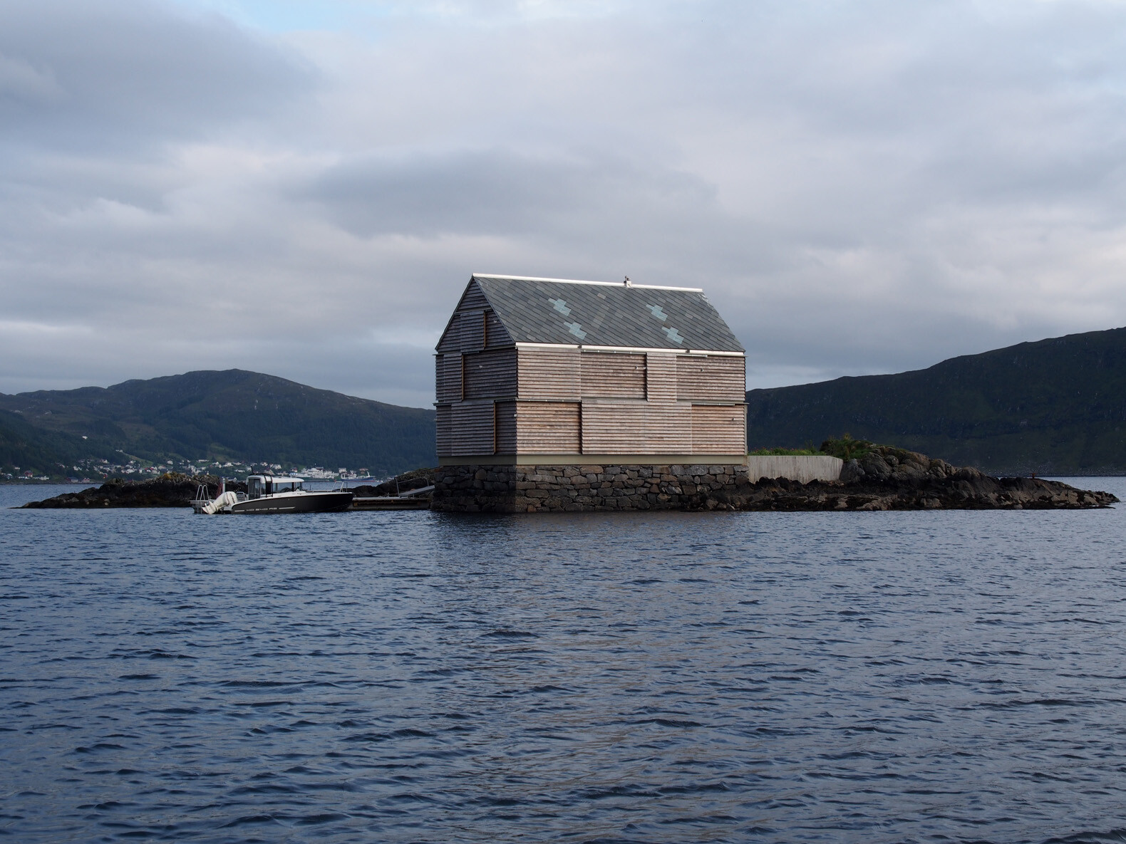 极端风暴后的匿名奇迹-6