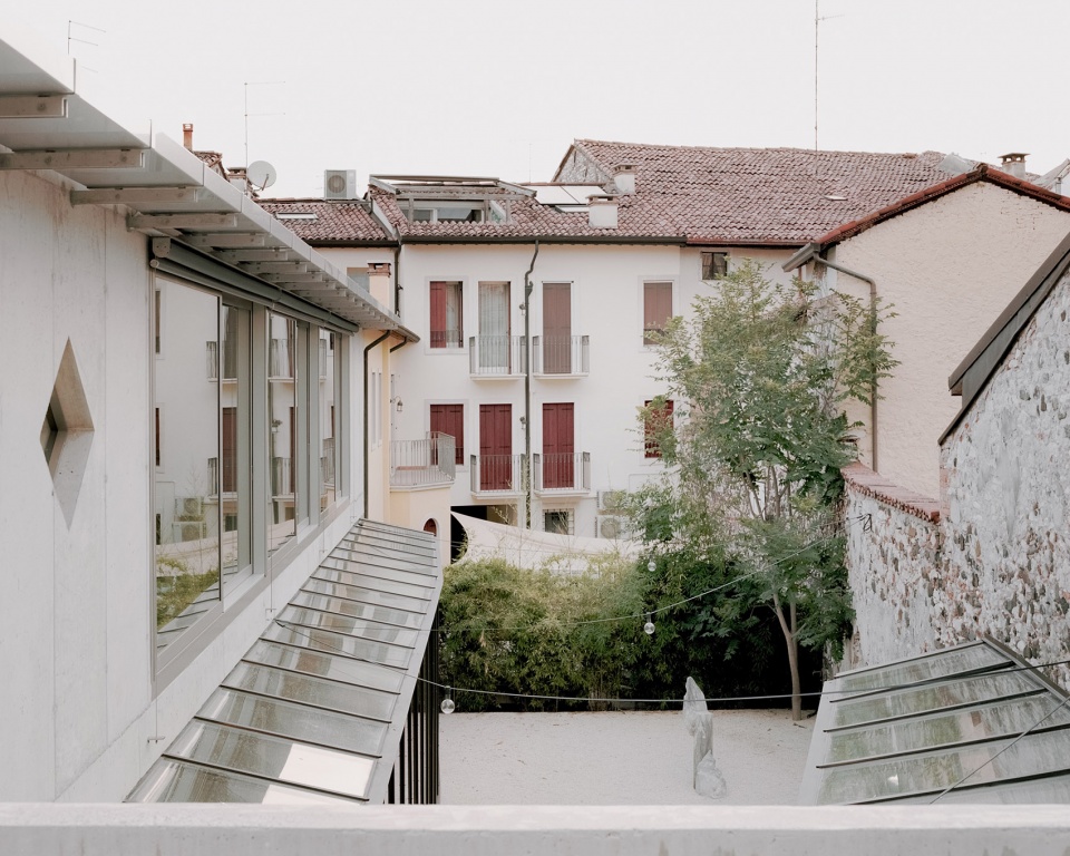 意大利“门槛与宝藏”艺术空间,探索边界与珍宝的完美融合-51