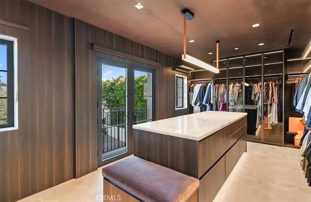 7Sailview-邂逅现代豪宅美学：建筑与室内设计的双重盛宴-29