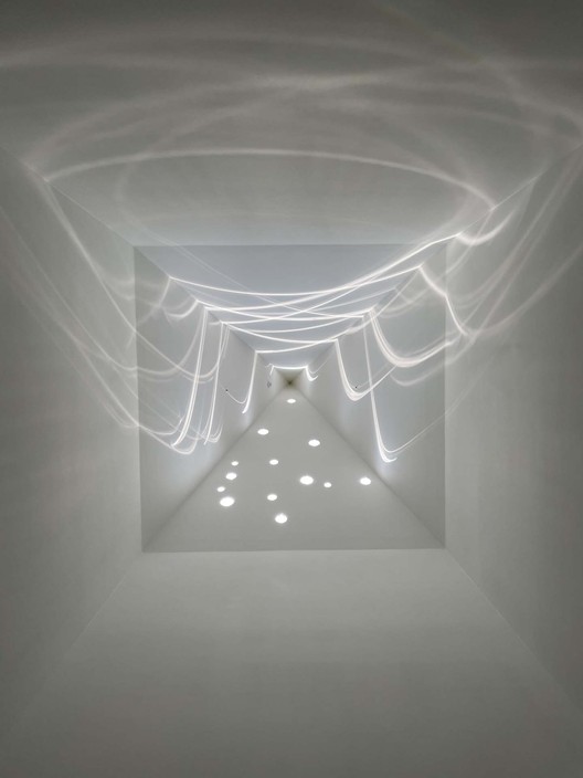 Aquarius Pyramid House | 韩国顶级影星的纪念碑式住宅设计-21