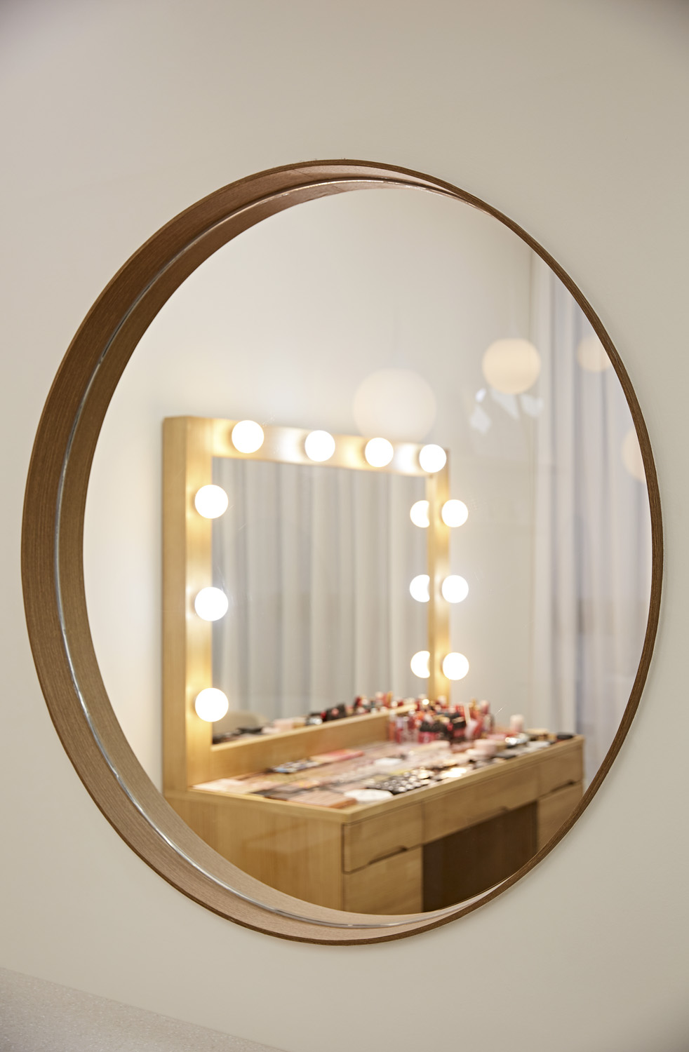 简约风格 10 坪美妆店设计案例-14