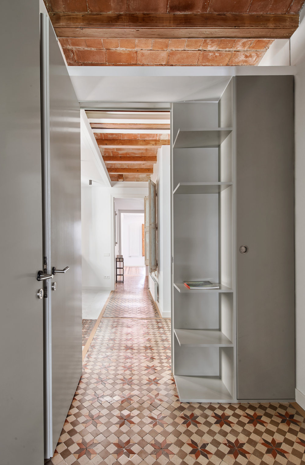 西班牙巴塞罗那现代复古住宅设计丨estudio COA-25