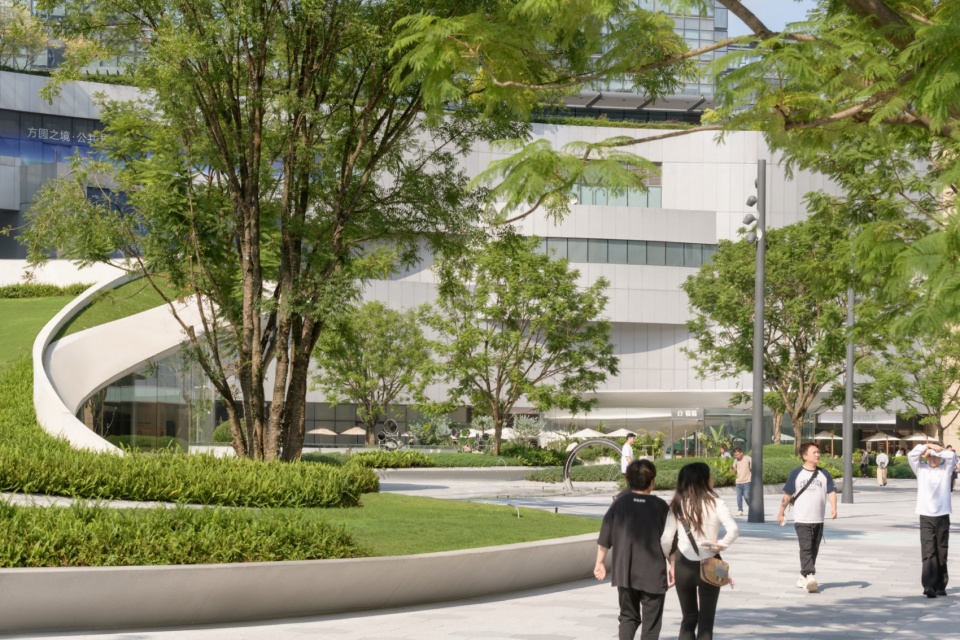 成都万象城公共广场改造设计丨中国成都丨扎哈·哈迪德建筑事务所,FLO景观设计事务所等-47