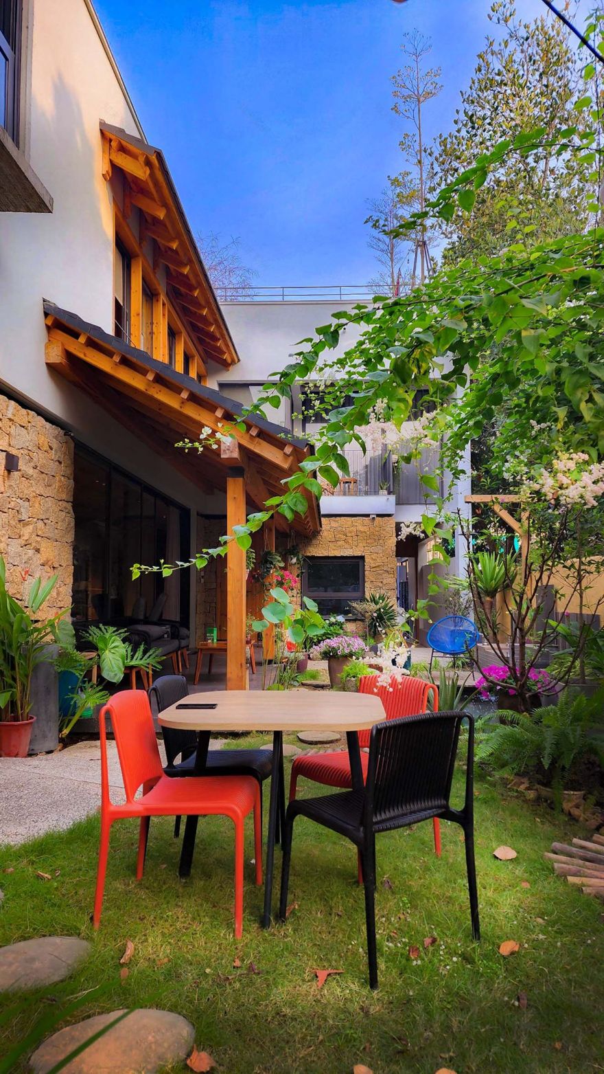 绿意盎然的家庭乐园 | HOH 建筑与 construction-35