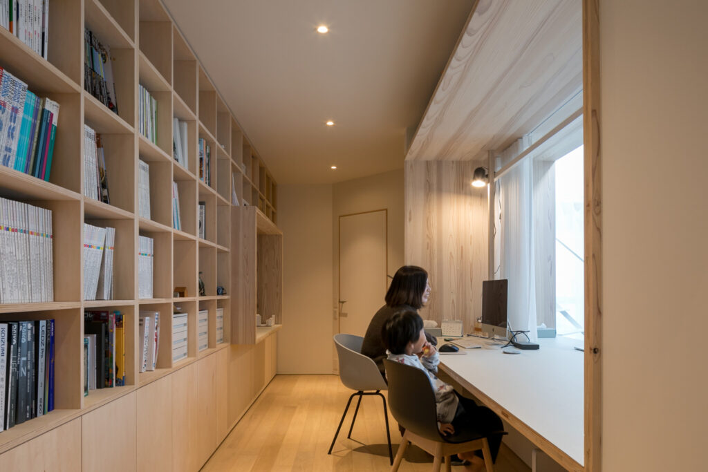 職住一体の建築家の自邸　ゆるやかに居場所をつなげ、仕事と生活の場をひとつに | Architecture | 100%LiFE-2