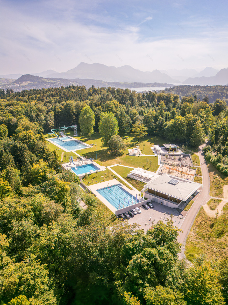 森林泳池齐默格格丨瑞士卢塞恩丨Brechbuehler Walser Architekten-15