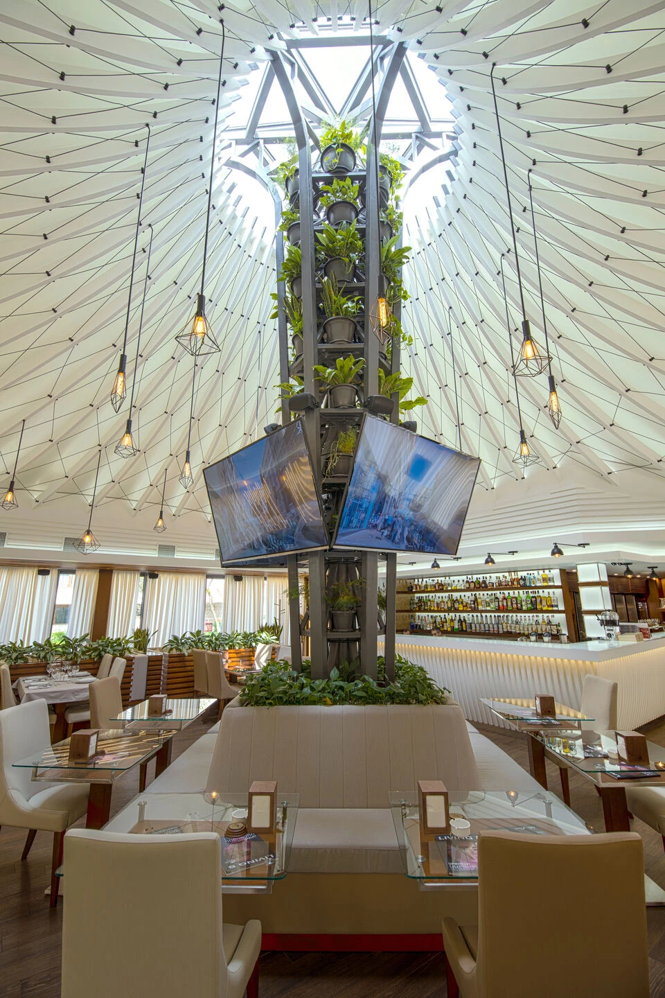 亚美尼亚“旗帜”餐厅丨GDG-16